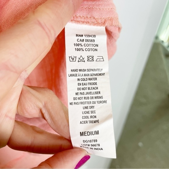 New Elan Lightweight Cotton Button Front Pocket Top in Blush Peach - Picture 7 of 8